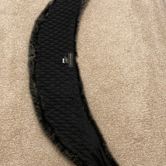 Faux Fur Banana Republic Scarf - Picture 7 of 10
